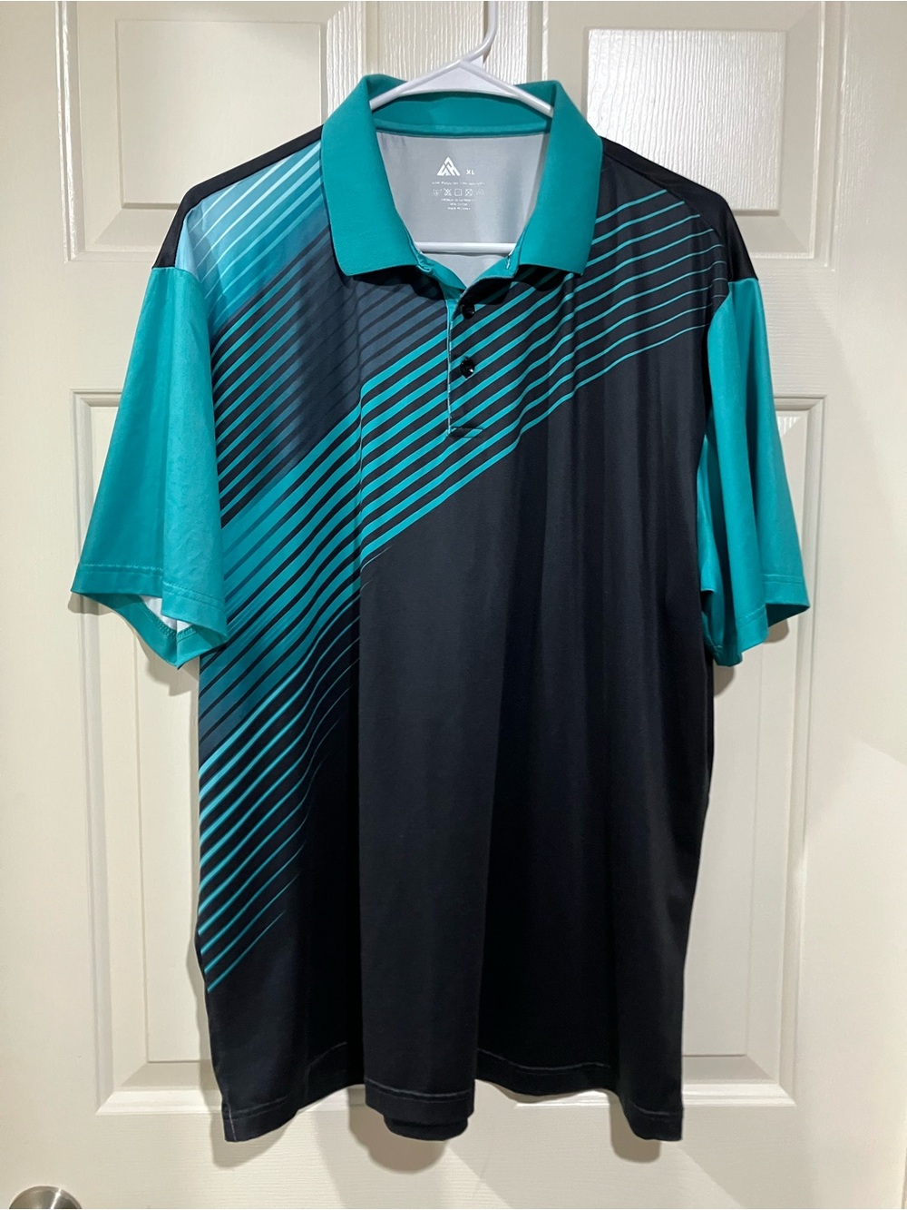Mans size XL short sleeve golf shirt